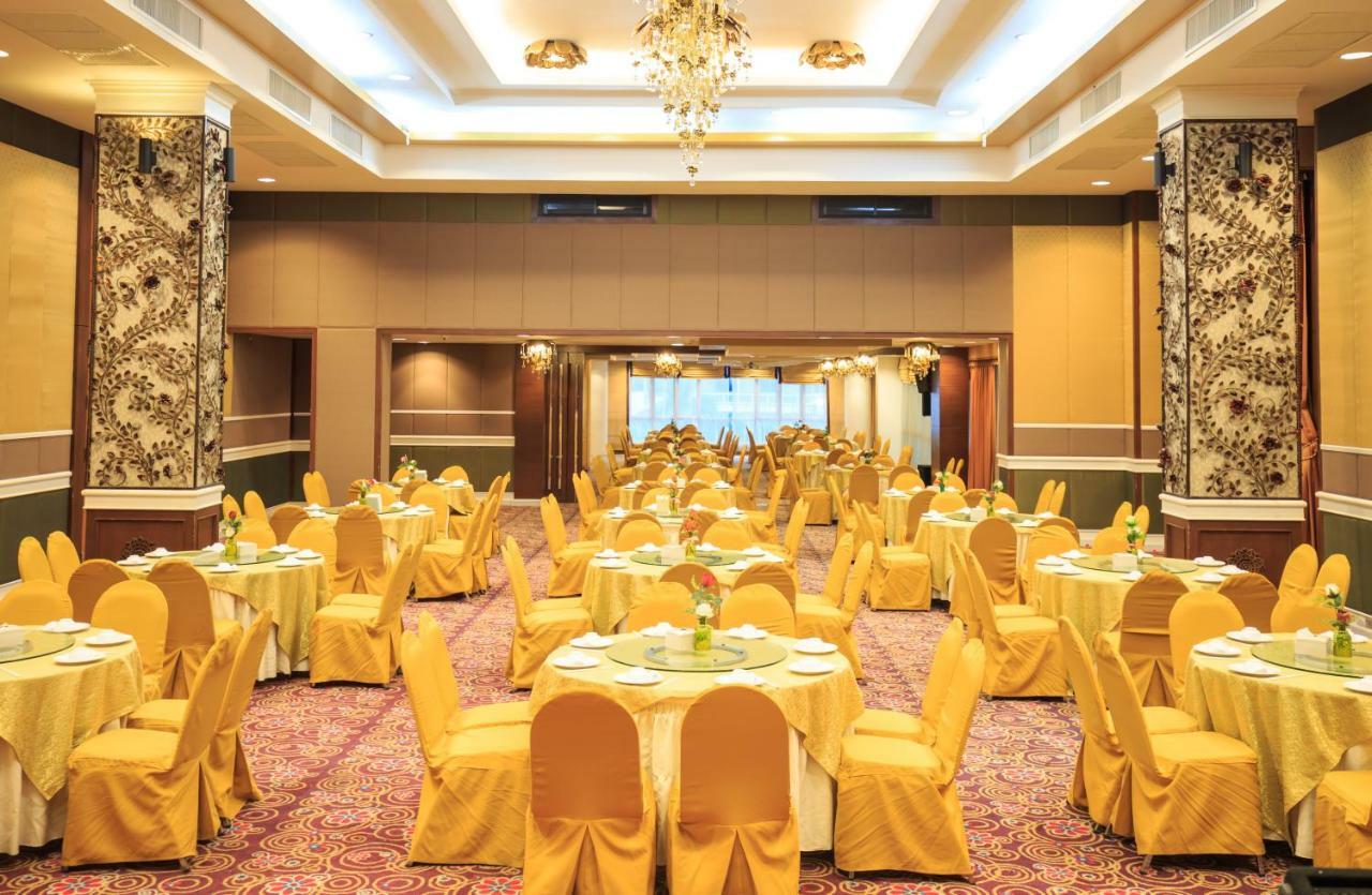 Hotel Kwan Ruen Park Nakhonratchasima Exterior foto