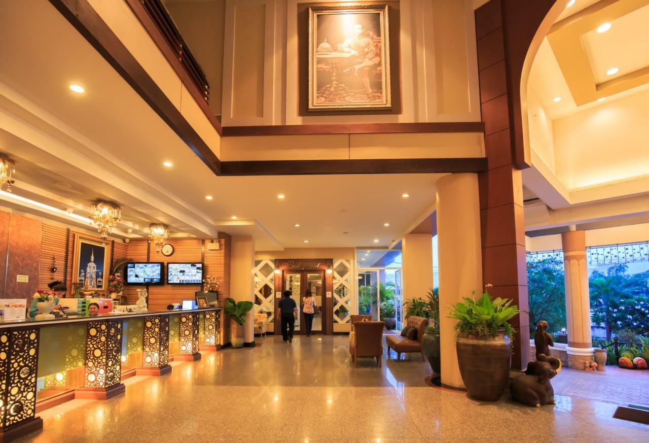 Hotel Kwan Ruen Park Nakhonratchasima Exterior foto